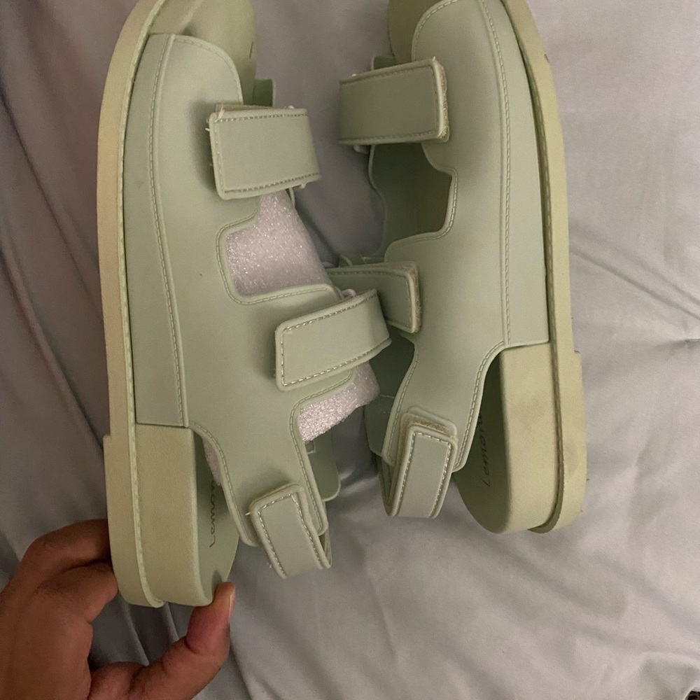Green sandals - Picture 3 of 3